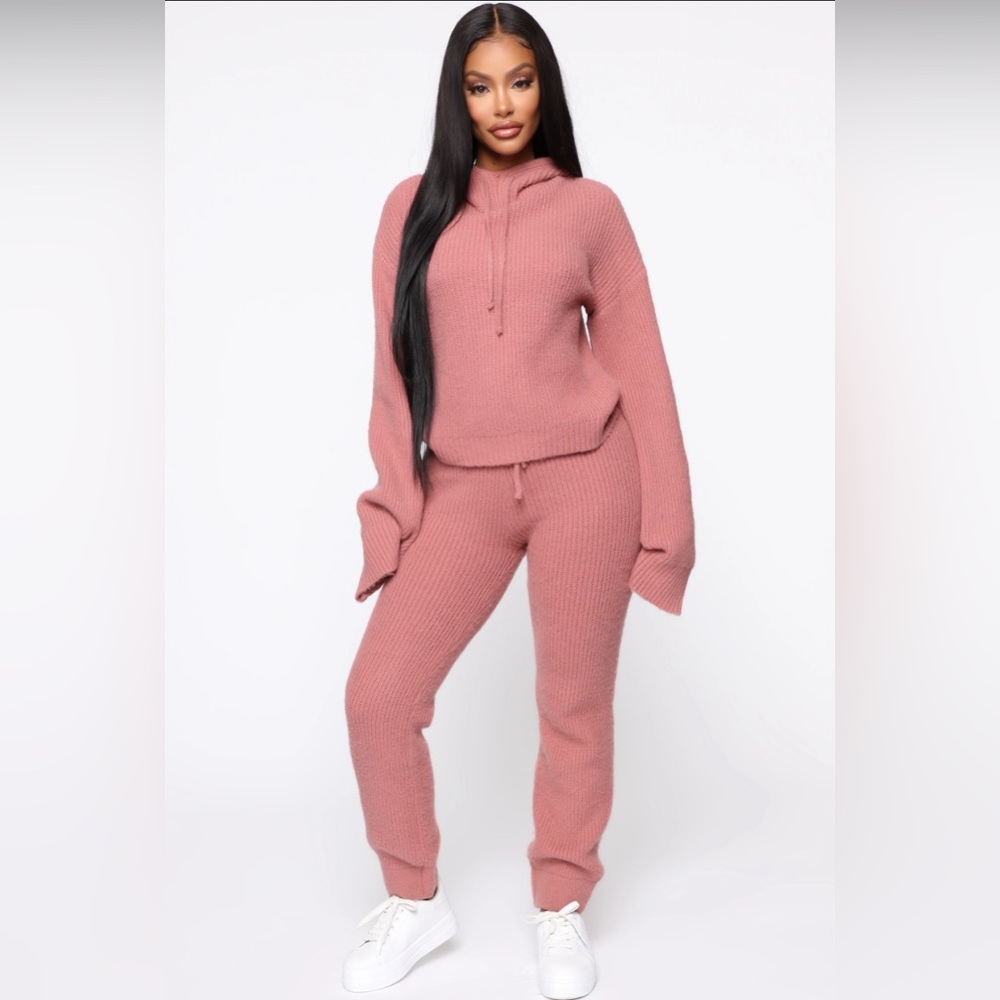 Fashion Nova Mauve Knit Pant Set. Size Large.